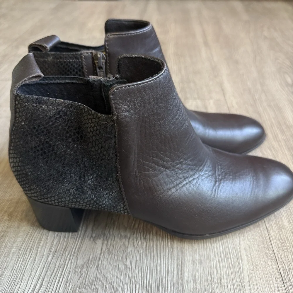 Munro Alix Women's Pull-on Boots, Chocolate Leather/Snake Print 9M Comfort - Picture 3 of 11